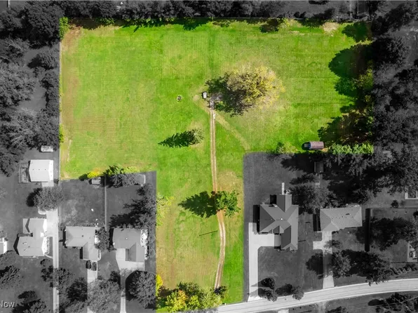 9425 Avery Rd, Broadview Heights, OH 44147