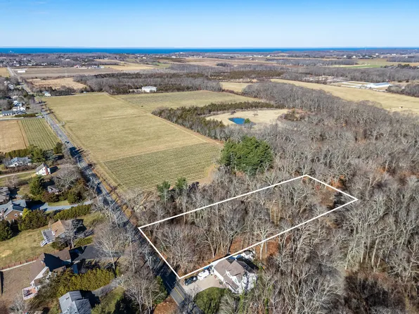 132 Tuthills Ln, Riverhead, NY 11901