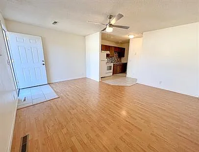 2106 N Campus Dr #2 — Photo 8