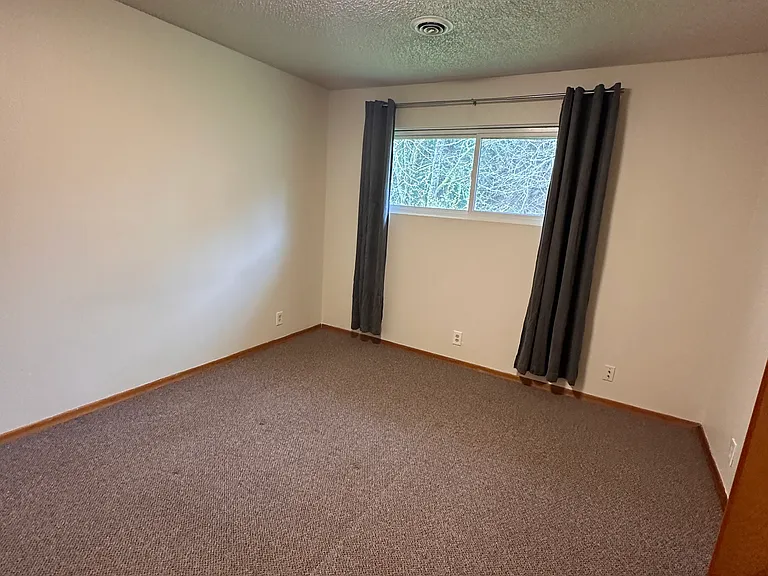 215 SW Cedar Ave #225 — Photo 6