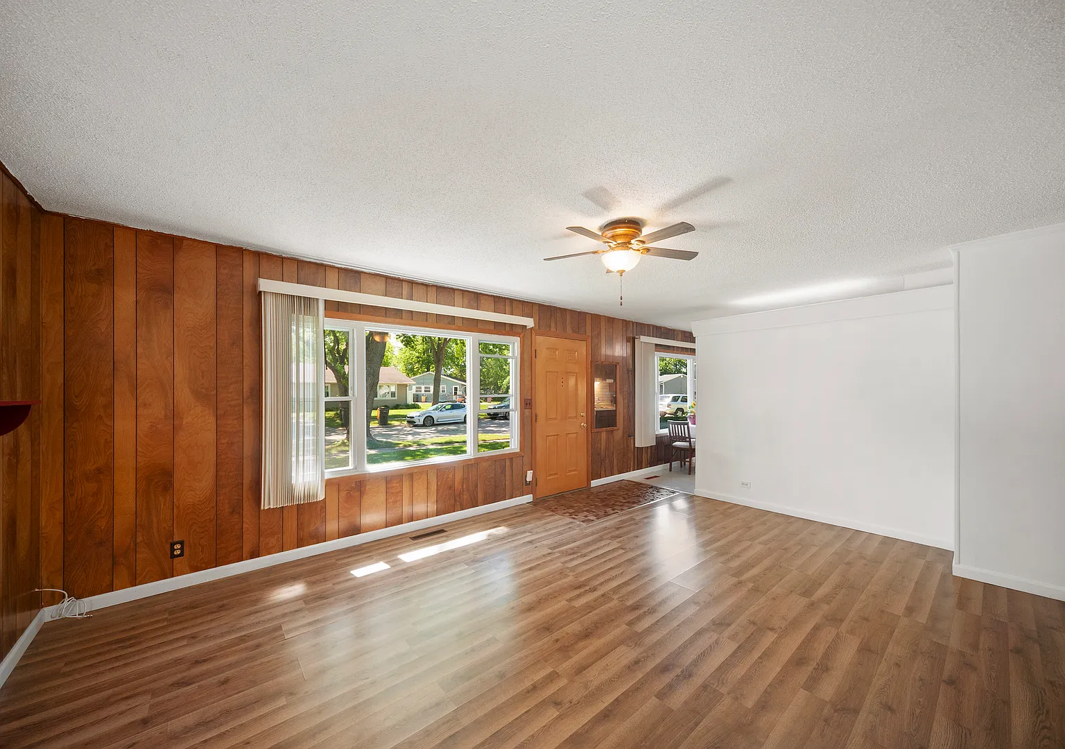 3 bed, 1060 sqft, $2,450 — Photo 4