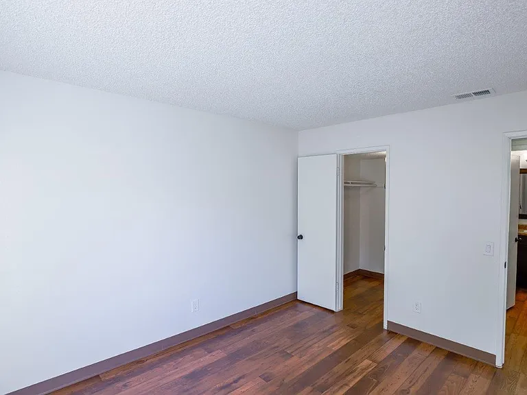 Peppertree Apartments — Photo 40