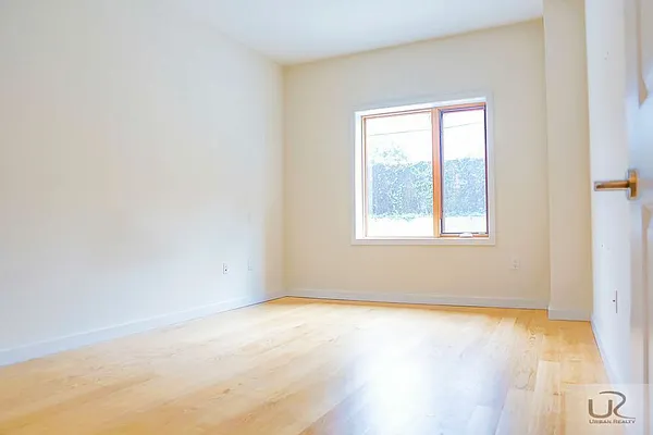 Rented by Urban Realty NYC | media 30