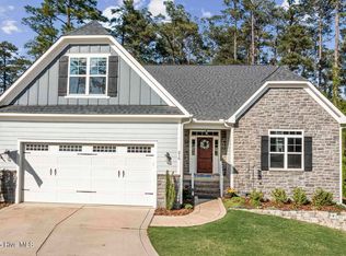 216 Sundew Ct, Southern Pines, NC 28387