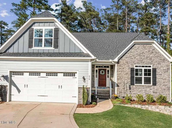 216 Sundew Court, Southern Pines, NC 28387