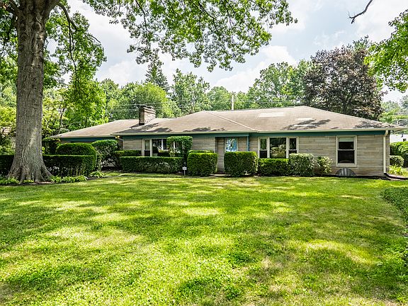 2nd image of 6321 Sunset Ln