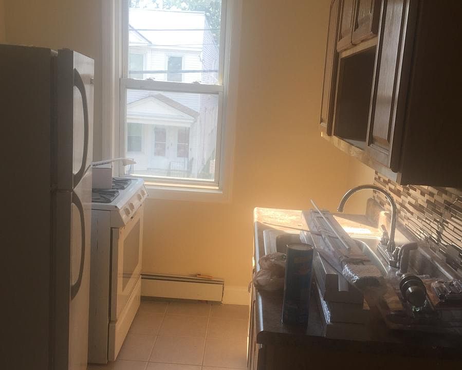1st image of 61 Saint James Pl APT 2