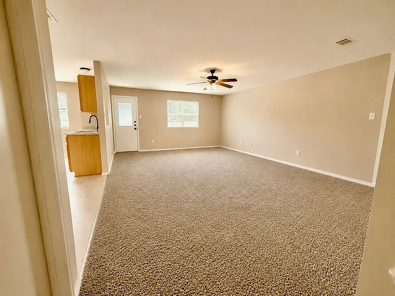 4602 Greyhound Dr — Photo 3