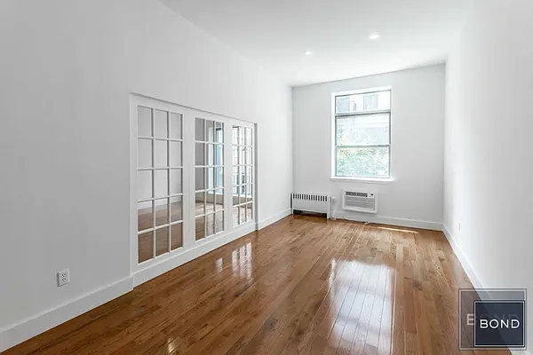 Rented by Bond New York | media 16