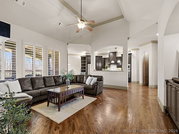 5th image of 22533 Front 9 Rd