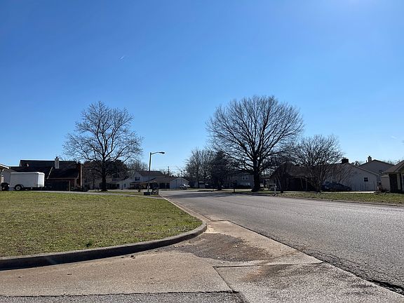 4th image of 520 Westgate Blvd