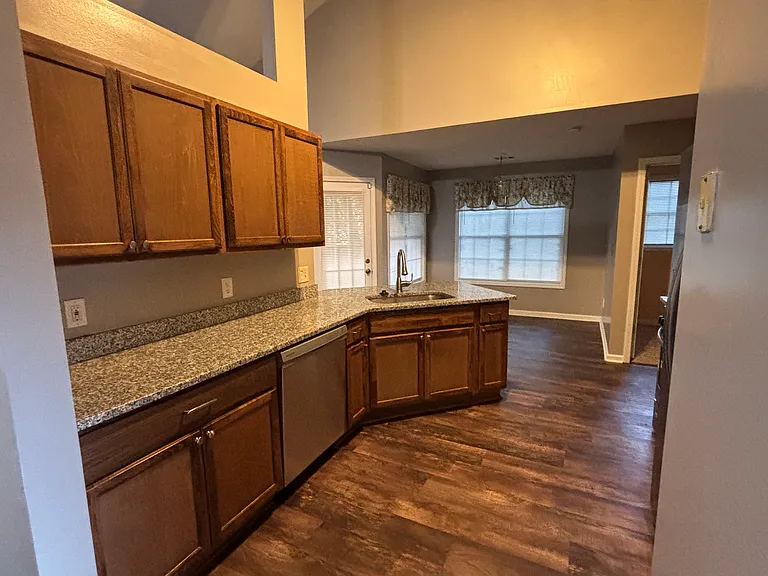 835 Chatham Park Dr — Photo 8