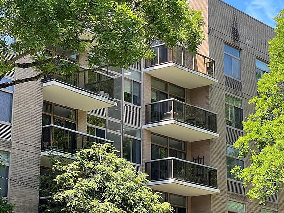 3rd image of 35 N Chatsworth Avenue #1J