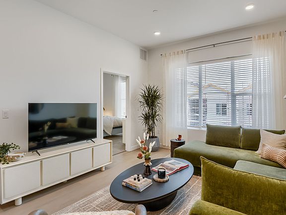 5th image of 9542 S Jones Ranch Dr #6-102
