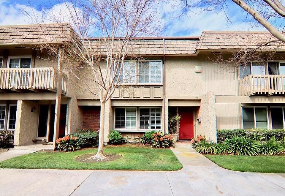 Entrance to the townhouse facing East to receive nice morning sun