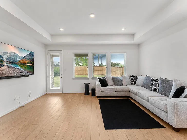 1210 Sugar Dr — Photo 16
