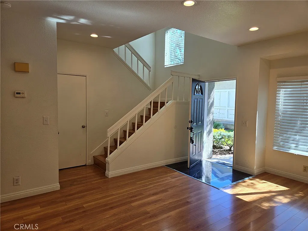 2 bed, 2.5 bath, 1176 sqft, $3,800 — Photo 4