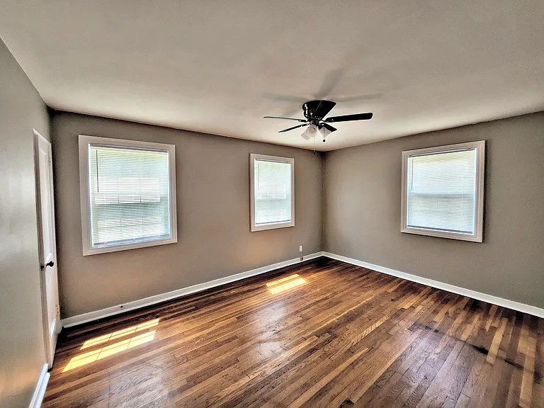 208 Goldsmith St SE — Photo 6