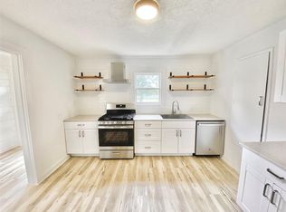 114 Hollaway Ave #B, La Grange, TX 78945