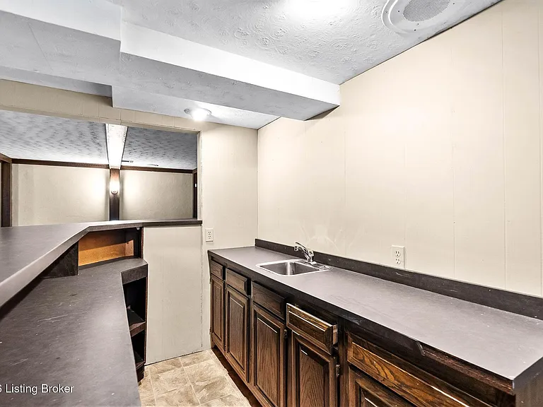 7506 Pimlico Dr — Photo 29