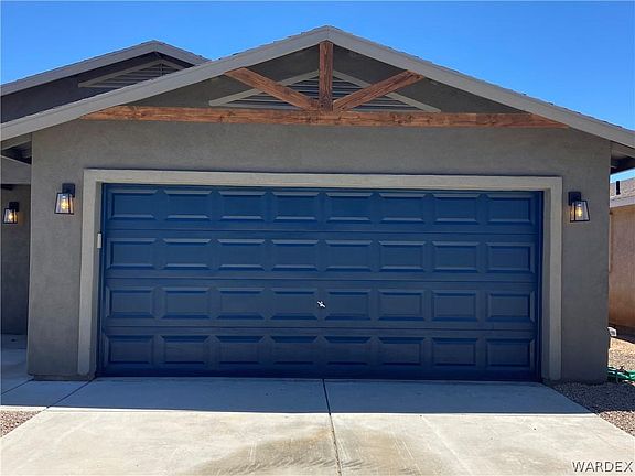 3rd image of 610 Silver St