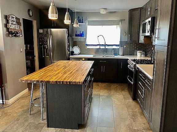 4th image of 616 E Vista Del Playa Ave