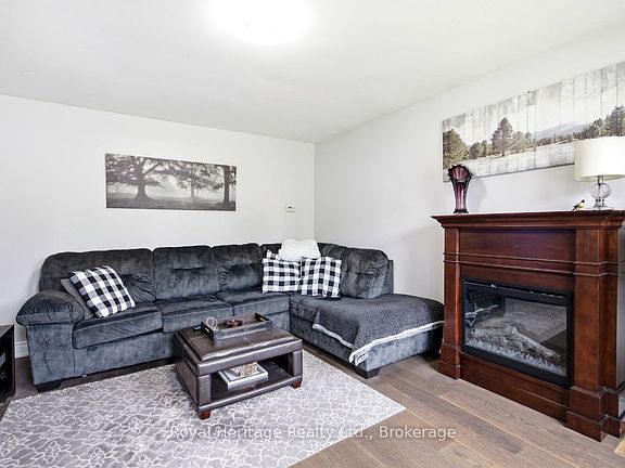 5th image of 96 Oakes Ave