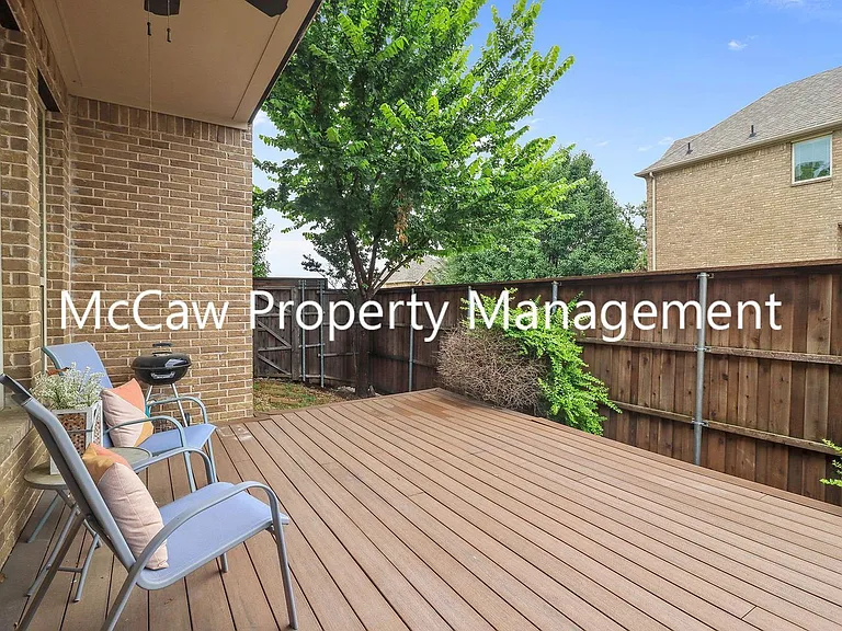 2438 Sunderland Ln — Photo 14