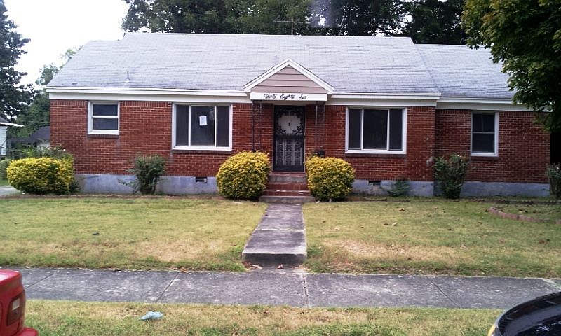1st image of 3086 Crump Ave