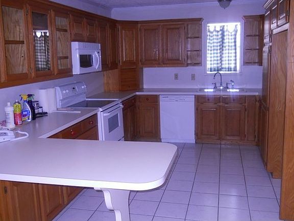 2nd image of 571 Bluebird Ln