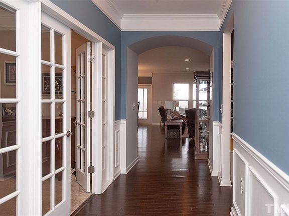3rd image of 2510 Bloomsbury Manor Dr