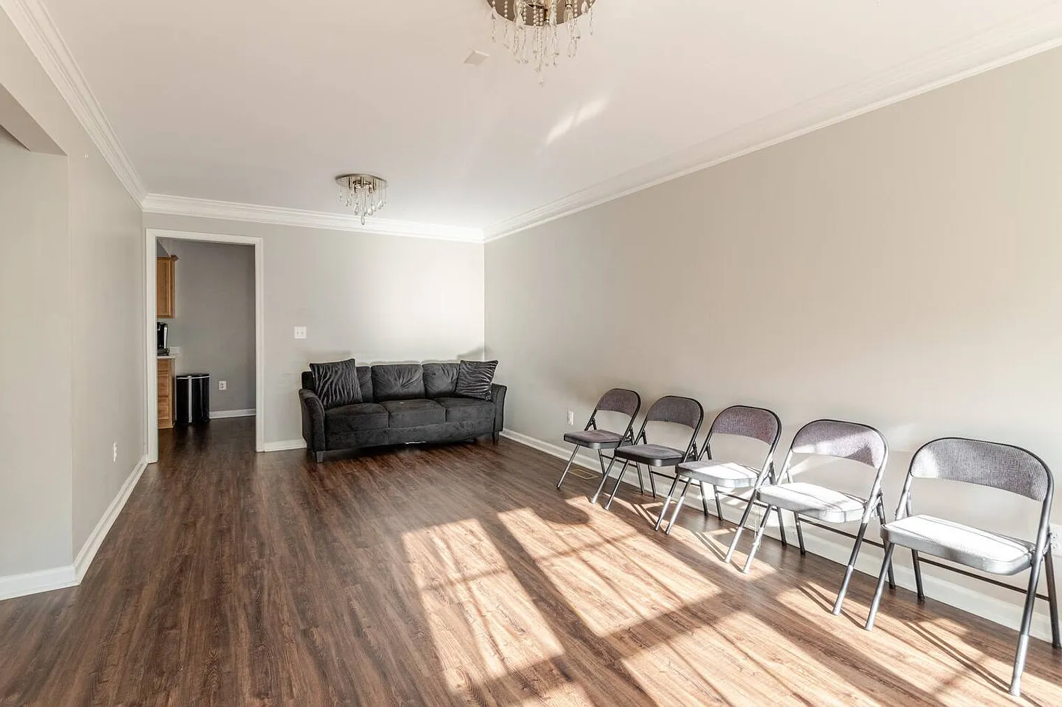 4 bed, 3.0 bath, 2389 sqft, $3,518 — Photo 2