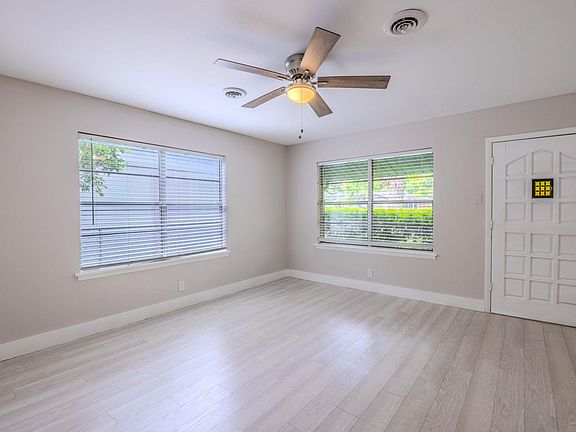 3rd image of 3206 Goodwin Ave