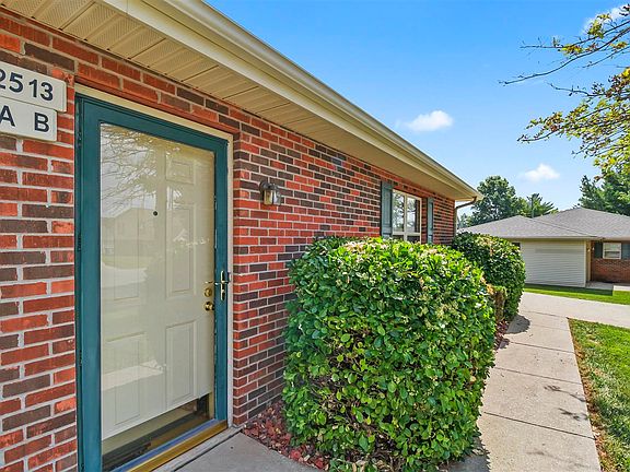 3rd image of 2454B Waterford Dr