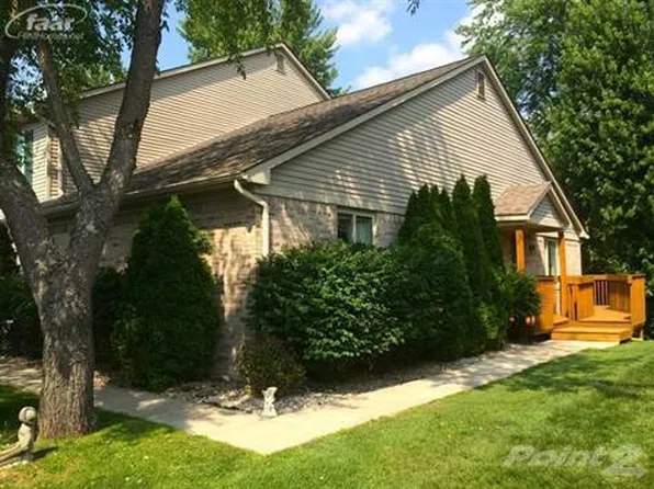 1055 Old Leake Ct #1, Holly, MI 48442