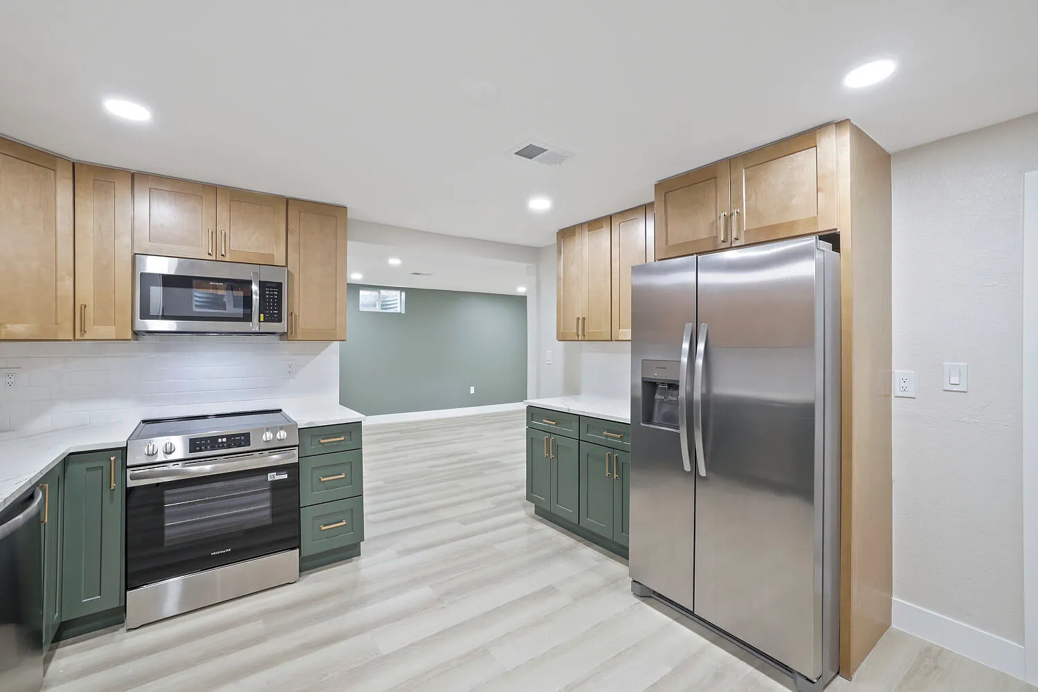 2 bed, 1200 sqft, $1,990 — Photo 1