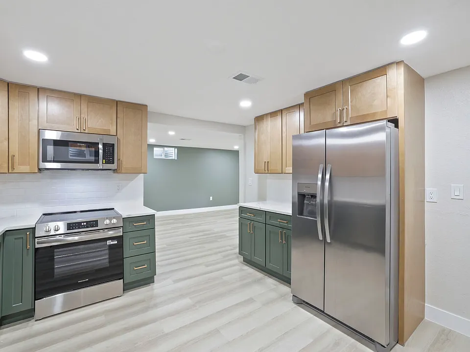 3301 Krameria St #2