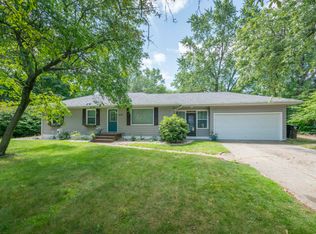 658 Hachmuth Dr NW, Comstock Park, MI 49321