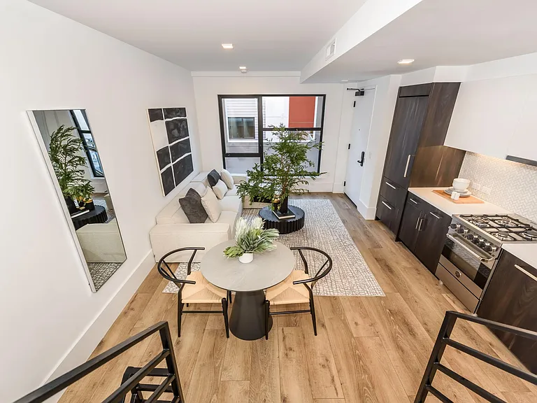 1288 Howard St #330 — Photo 20