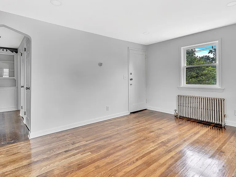 401 Sanford Ave — Photo 8