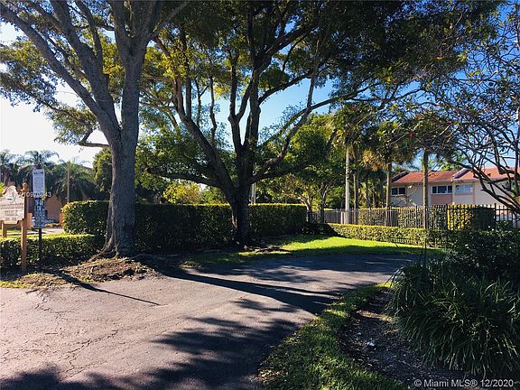 2nd image of 14365 SW Kendale Lakes Cir