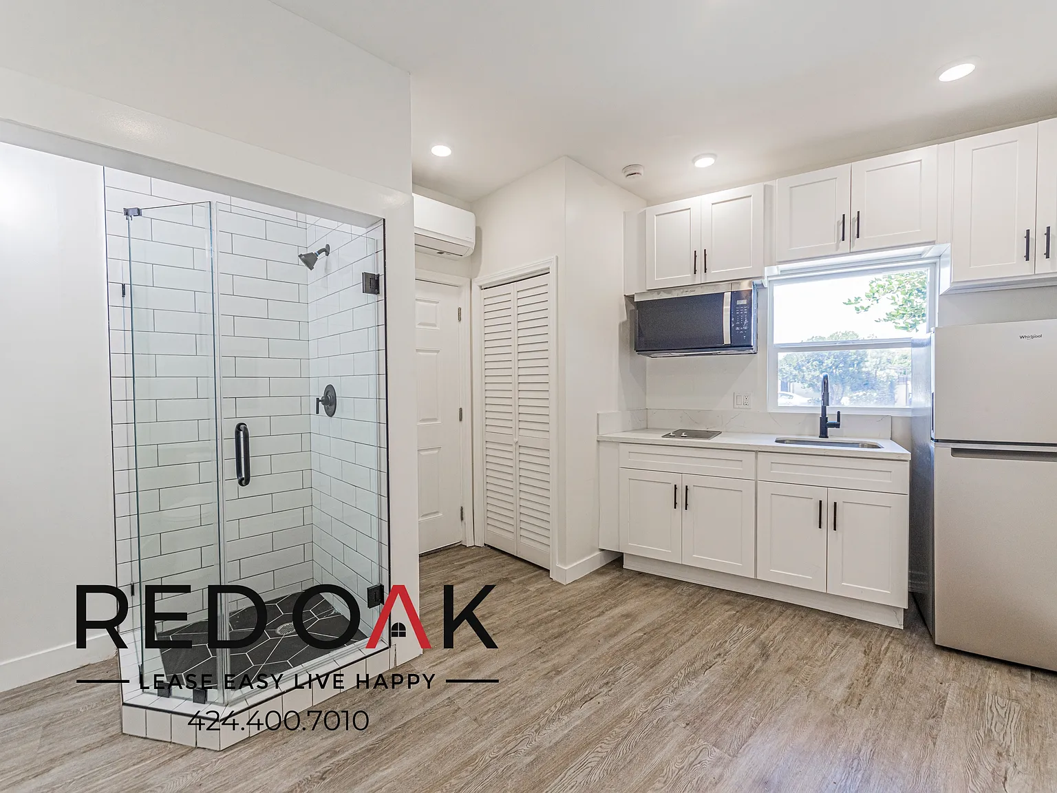 ~1 Month FREE~ Cozy Studio with Hardwood Style Floors, Kitchenette, and On-Site Laundry ~ In Vibr... — Photo 1