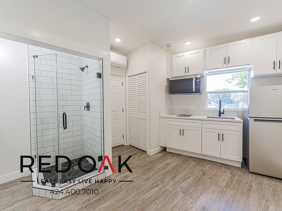 4238 Lindblade Dr #18