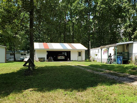 4th image of 3226 Sanford Ln