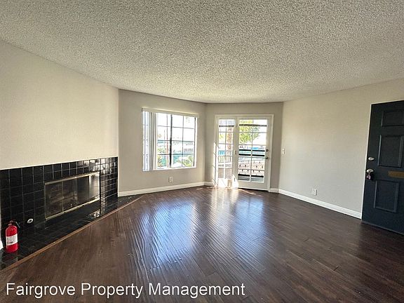 3rd image of 1130 Newport Ave Unit 101