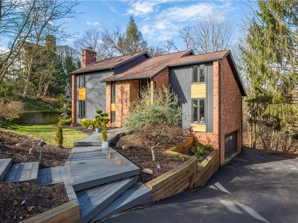 2253 Clairmont Dr, Pittsburgh, PA 15241