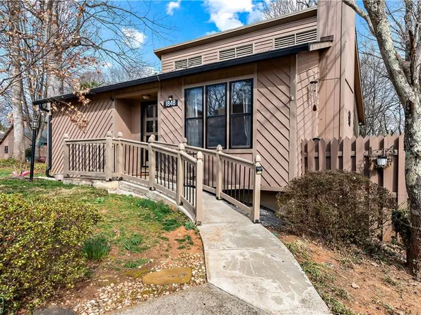 1848 Stonewood Dr, Winston Salem, NC 27103