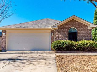 10621 Braewood Dr, Fort Worth, TX 76131