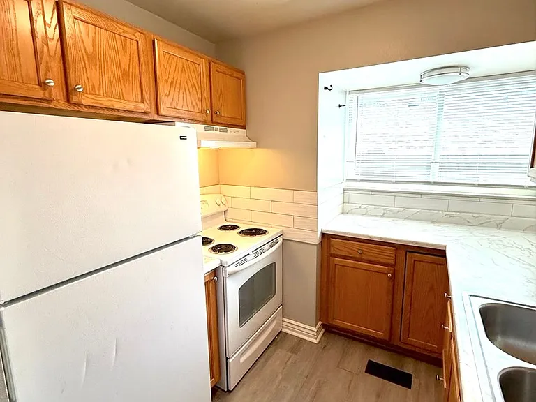 4015 Stonedike Dr — Photo 5