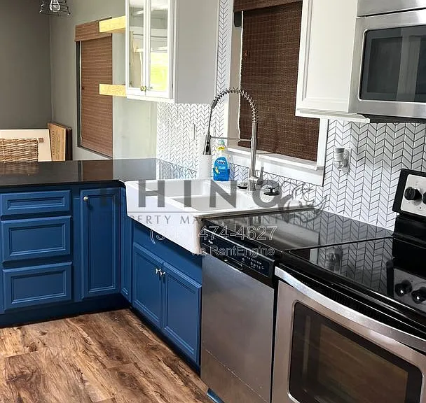 578 N Dexter St — Photo 2